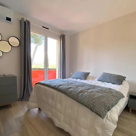 Magnifique T2 Avec Terrasse Et Piscine Apartamento *